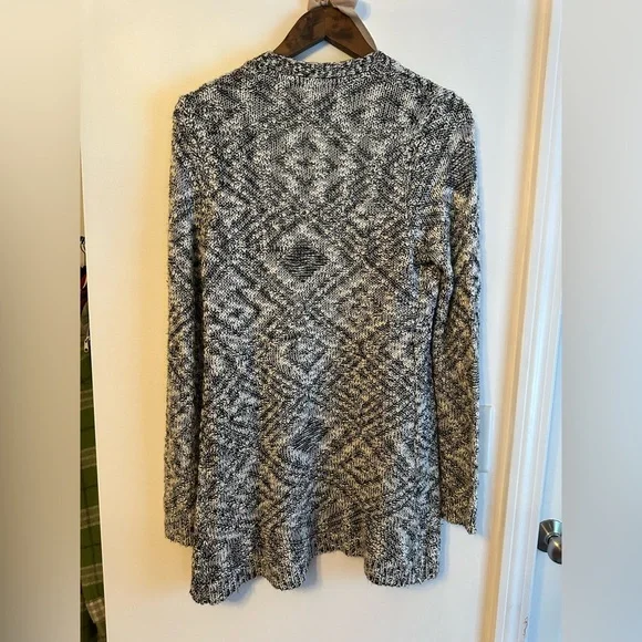 Women's Gray Knit Sweater - Picture 3 of 3